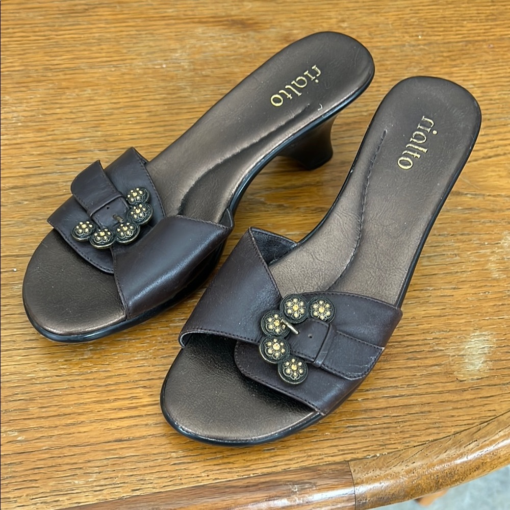Rialto Brown heels with Decorative Studs vintage 90s y2k